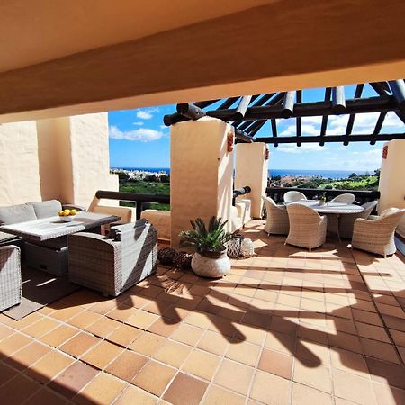 דירות 15 First Line Penthouse With Wonderful Seaview Near Duquesa Golf Manilva Andalucia מראה חיצוני תמונה