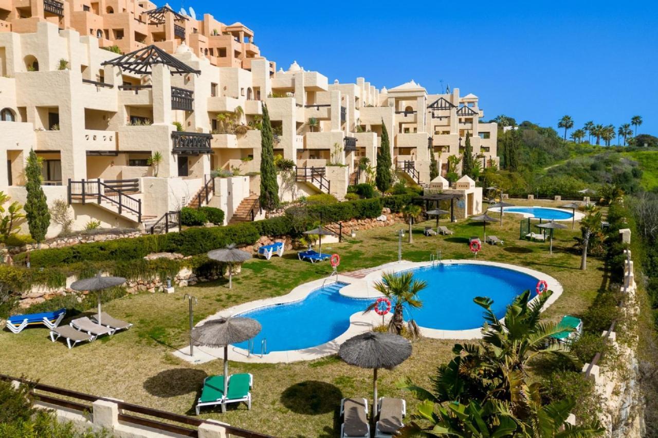 דירות 15 First Line Penthouse With Wonderful Seaview Near Duquesa Golf Manilva Andalucia מראה חיצוני תמונה