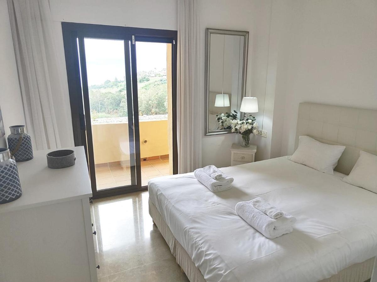 דירות 15 First Line Penthouse With Wonderful Seaview Near Duquesa Golf Manilva Andalucia מראה חיצוני תמונה